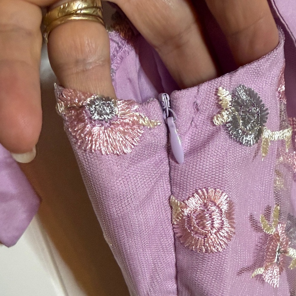 Elegant Lavender Midi Dress with Floral Embroidery - Picture 6 of 6